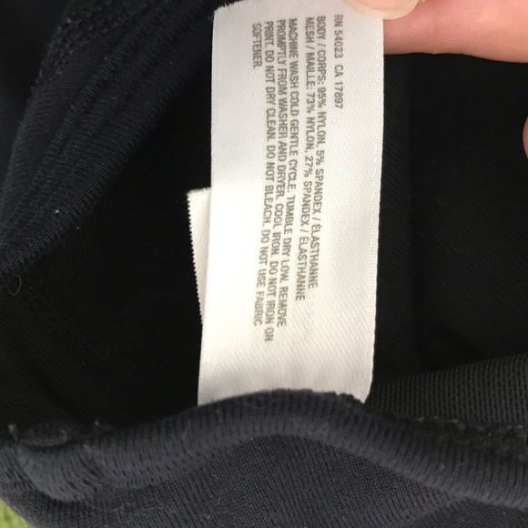 Gap racer back navy/black workout tank, XS - Picture 6 of 11